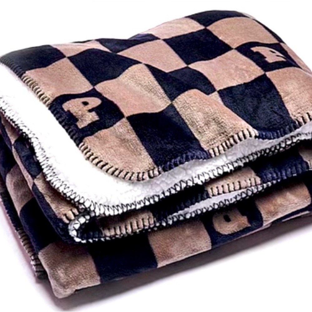 Victorias Secret Pink Gray & Black Plaid Blanket with Black Quilted Tote Bag New